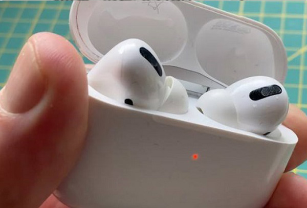 airpods pro充电时灯会一直亮吗介绍